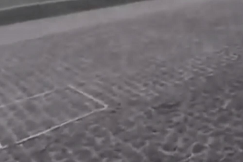 LUĐE OD OVOG NE POSTOJI: Umetnik prodao nevidljivu skulpturu, kupac iskeširao 15.000 evra!