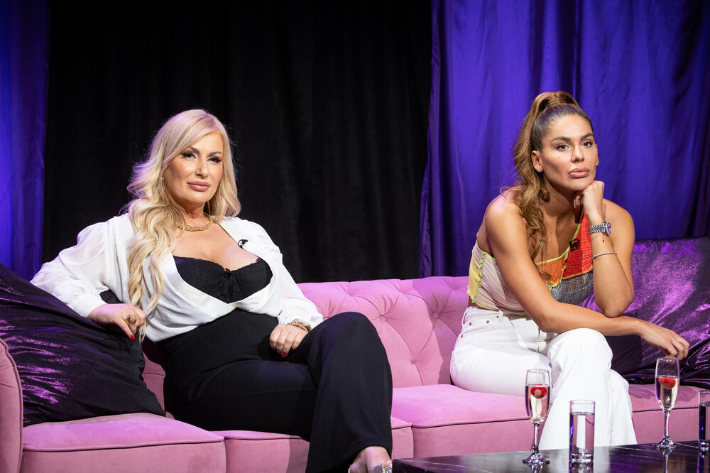 ELMA I MARINA NAPRAVILE SJAJNU ATMOSFERU NA SNIMANJU KONTRA ŠOUA! Pevačice se opustile do MAXIMUMA, kao u izlasku!