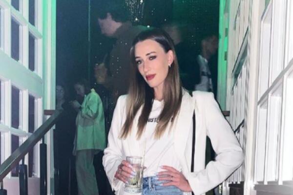 UHAPŠENA JE NA ROLAN GAROSU I VAŽI ZA JEDNU OD NAJPROVOKATIVNIJIH: Jana obožava DA SE RAZGOLIĆUJE, imamo i FOTKE!