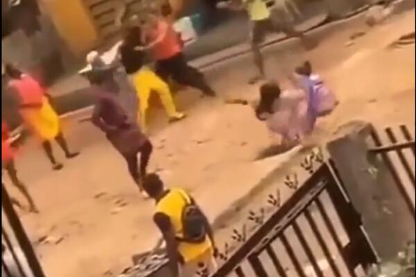 HTELA JE DA VIDI SVAĐU, a na kraju ona NAGRABUSILA, hit video kruži društvenim mrežama (VIDEO)