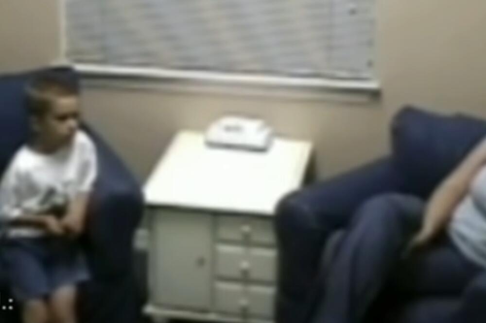 DEČAK JE NACRTAO SVOJU MAMU: Kada su videli crtež, odmah su je poslali na diživotnu robiju! (VIDEO)