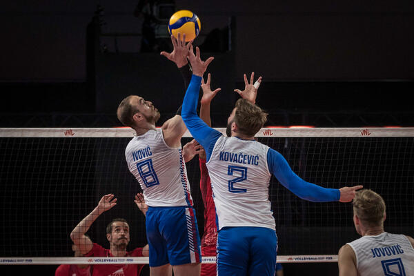 PROPALE SVE ŠANSE ZA POLUFINALE: Srpski odbojkaši poraženi od Kanade u pet setova!