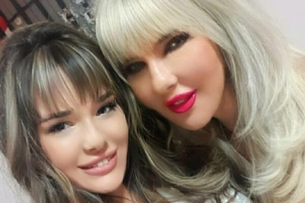 JAMI JE GOVORILA ZA SVOJU HOT ĆERKU DA JE PREPAMETNA I GOVORI 4 JEZIKA, a sada isplivao INDEKS sa FAKULTETA!