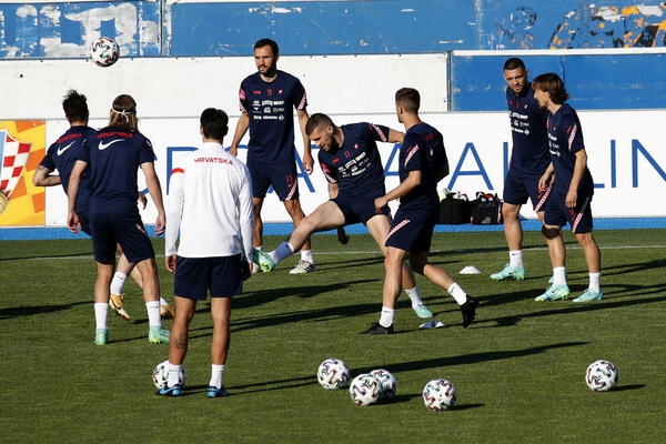 NIKO NIJE SLAVIO U KOMŠIJSKOM DUELU: Slovenci odoleli Hrvatima, Vatreni saznali svoju poziciju na žrebu!