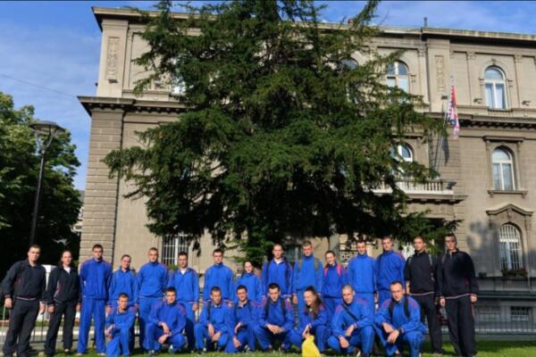 NA 34. MARATONU UČESTVUJE 109 PRIPADNIKA SISTEMA ODBRANE: Stefanović ih je ispratio na trke uz ohrabrujuće reči