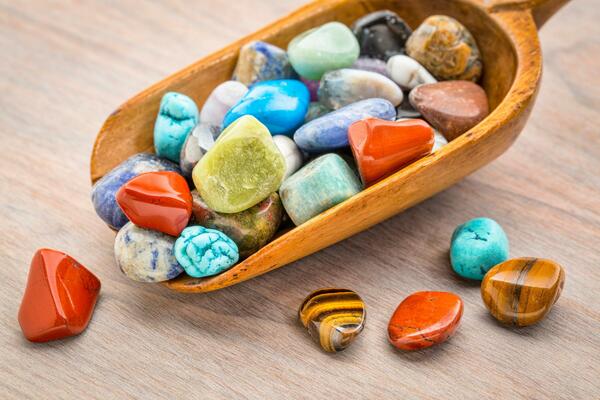 NAKIT KOJI VAS ŠTITI I LEČI: Neka vas krasi poludrago kamenje i pozitivno utiče na vašu energiju!