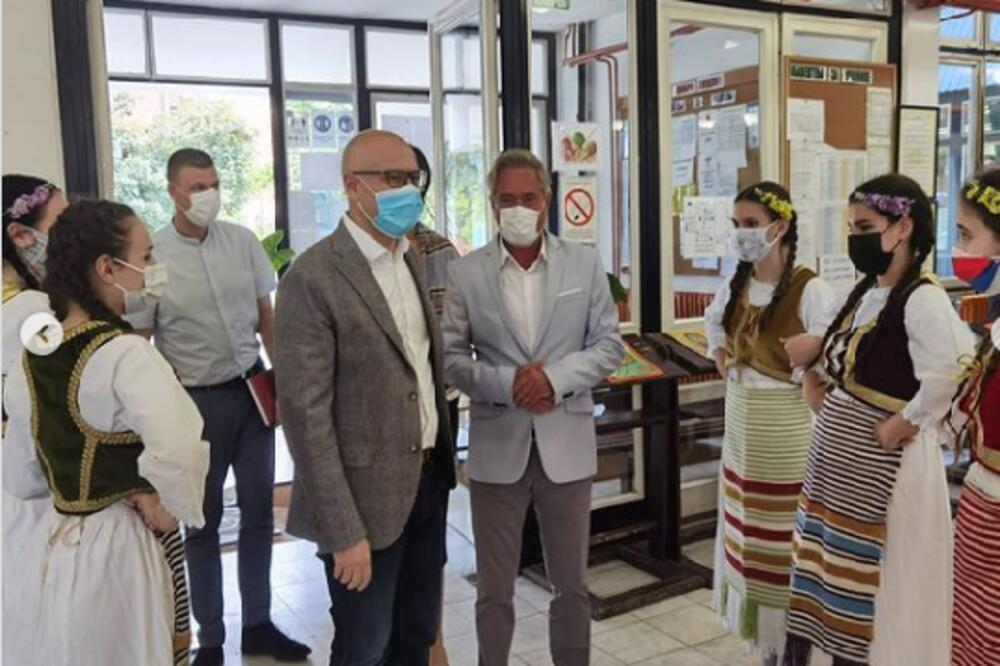 VUČEVIĆ: Uloženo 65,5 miliona dinara u proširenje kapaciteta OŠ ''Prva vojvođanska brigada"