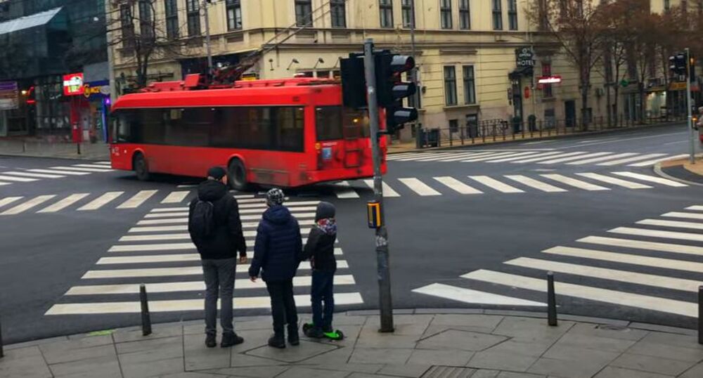 Raskrsnica, Dom omladine