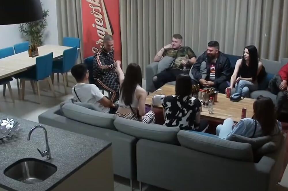 DA LI STE ZNALI DA SE TRENUTNO U BOSNI EMITIJE MEGA ZANIMLJIV RIJALITI? Zove se VIKENDICA i svi učesnici su POZNATI