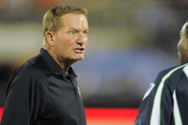 SIN POTVRDIO TEŠKE VESTI: Umro je slavni trener!