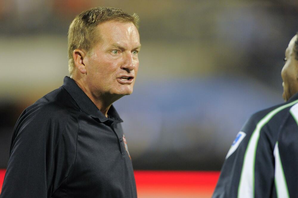 SIN POTVRDIO TEŠKE VESTI: Umro je slavni trener!