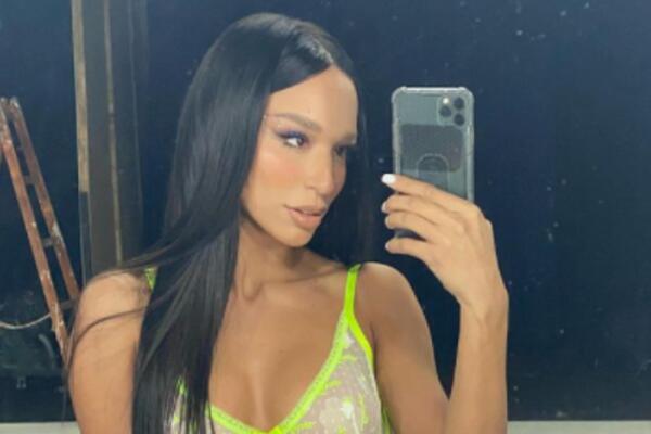 ZBOG NOVE OBJAVE EDITE ARADINOVIĆ RAŽNEŽIĆETE SE SVI: Prizor je nezaboravan, ON joj leži na grudima! (FOTO)