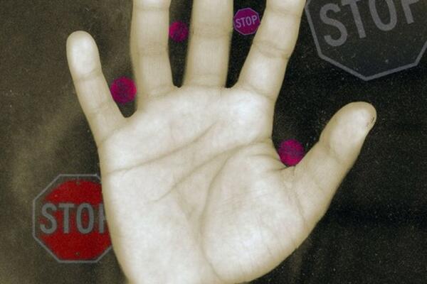 PROFESOR U PENZIJI POKUŠAO DA NAMAMI DEVOJČICU, MESECIMA JOJ SLAO PORUKE: "Ne smeta mi što imaš 12 godina"