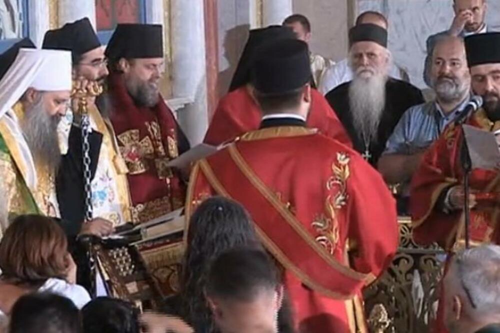 BOŽIĆ SE PROSLAVLJA ŠIROM REPBLIKE SRPSKE! Sveta liturgija služena jutros