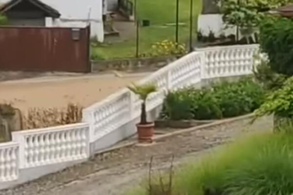 REKA BLATA NA ULICAMA POŽEGE: Jako nevreme, zastrašujući prizori! (VIDEO)