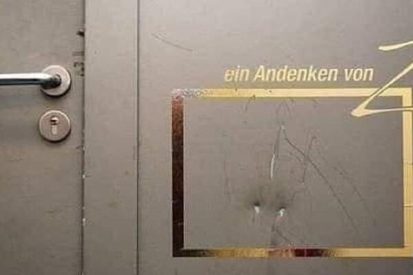 MATERACIJA JE NABO GLAVOM, ALI JE ITALIJAN BOLJE PROŠAO OD VRATA: Svlačionica Lajpciga i dan danas čuva LEGENDU!