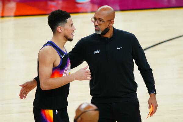 DEVIN BUKER POZITIVAN NA KORONA VIRUS: Odbio da odgovori na pitanje o vakcinaciji!