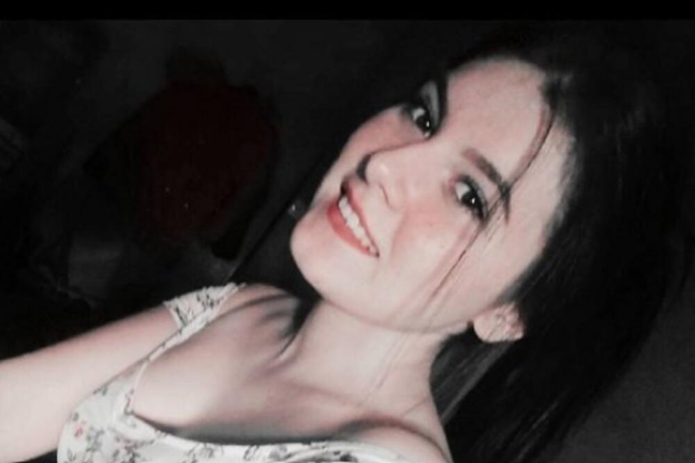 JANU KRIŠOM SNIMAO MOMAK U TERETANI DOK JE VEŽBALA: Mislila je da ga se rešila, ali je onda usledilo nešto JEZIVO!