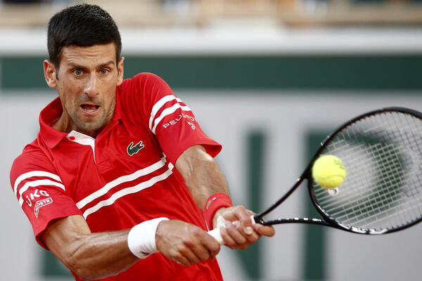 NOVAKOMRZAC SE OPET JAVIO I UZEO SRBINA U USTA: Jedna od gadnijih SVETSKIH NJUŠKI ponovo UDARILA