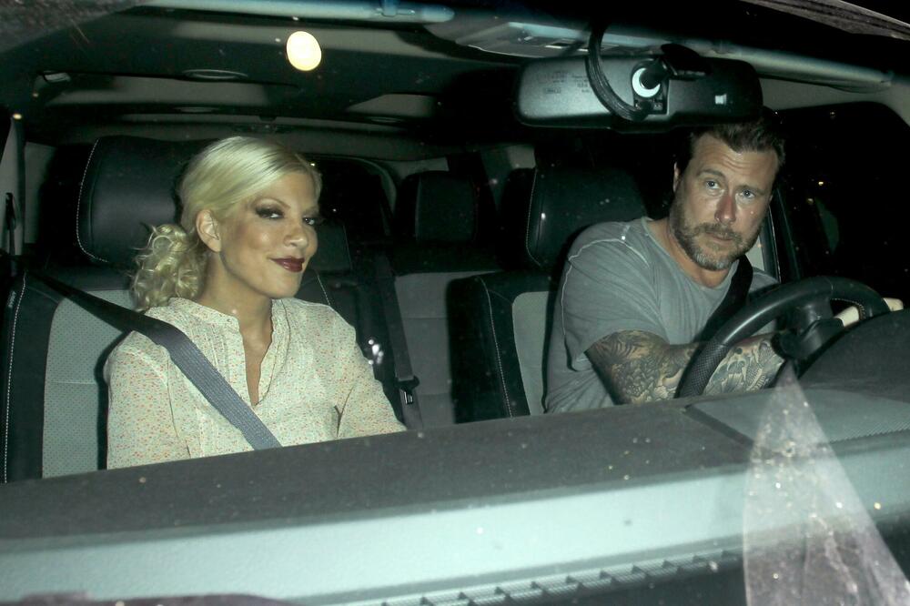 TORI SPELING SE RAZDVOJILA SA SUPRUGOM: Već duže vladaju problemi, trpeli se zbog dece!