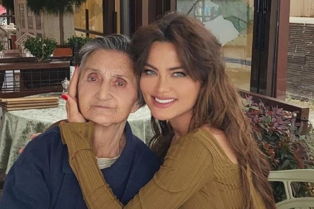 "IMAM MOLBU ZA LJUDE KOJI ME POZNAJU!" Milica Pavlović ostala bez najvoljenijih za godinu dana, PORUKA SLAMA SRCE!