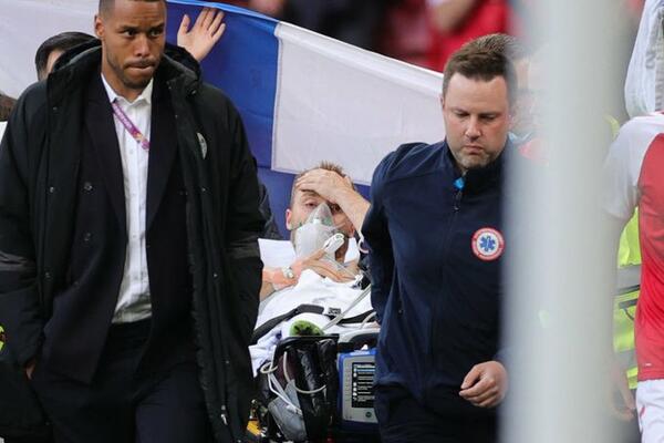 ERIKSEN SE OGLASIO IZ BOLNICE: Jedva je ostao živ, ali je ohrabrio saigrače pred nastavak utakmice!