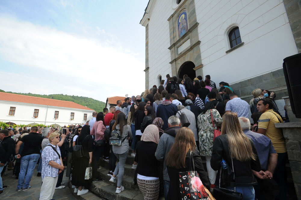 Vernici stigli na liturgiju