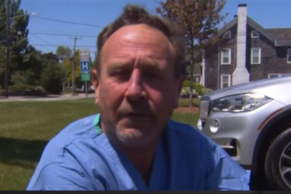 PROGUTAO GA KIT, A PRE 20 GODINA PREŽIVEO PAD AVIONA! Ovaj čovek ima NAJNEVEROVATNIJU PRIČU! (FOTO)