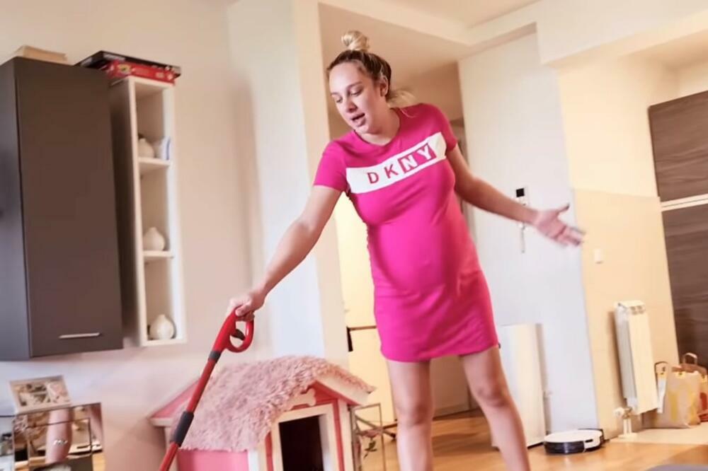 LUNA ĐOGANI JEDVA ČEKA DA POSTANE MAMA: Bebi je baš lepo u stomaku, neće da izađe, TERA se da se porodi što pre!