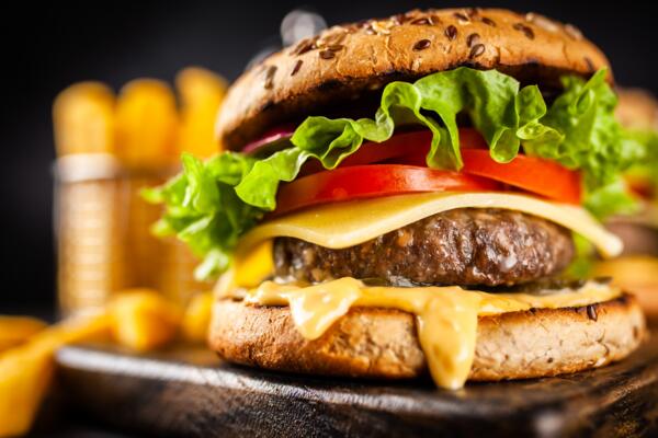 RECEPT ZA ČUVENI SMEŠ BURGER OSVOJIO JE SRBIJU: Domaćice PAPIR i OLOVKU u ruke