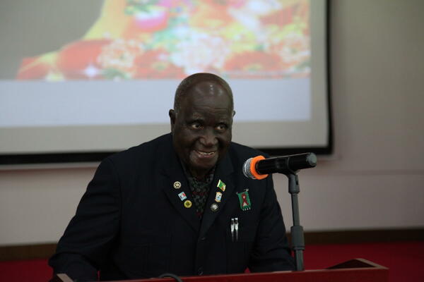 BBC PRENOSI, UPRAVO JE SAOPŠTENO: Umro je Kaunda