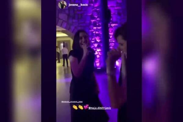 RODILA JE MAJKA ZA SVE! SLOBODA MIĆALOVIĆ UZELA MIKROFON I IZDOMINIRALA: Lagano može u PEVAČICE! (VIDEO)