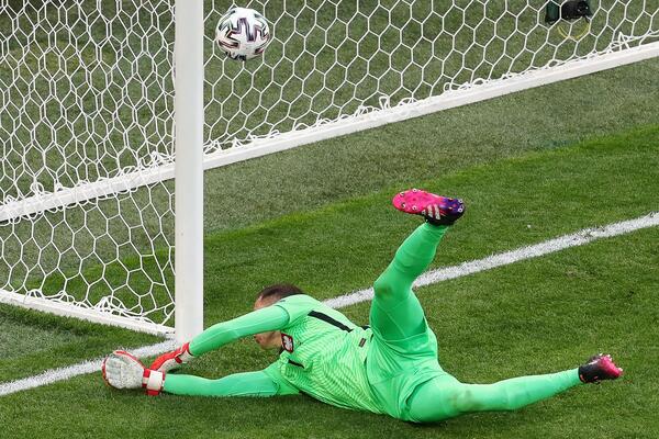 KAKAV MALER: Ušao je u istoriju evropskih prvenstava i to nakon AUTOGOLA!