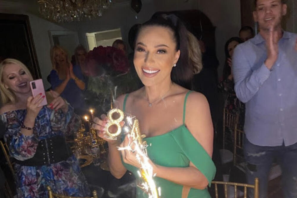 PLJUSNUO PRVI MILION! CECA IMA POVOD ZA DUPLO SLAVLJE: Iznenađenje koje se pamti! (FOTO)