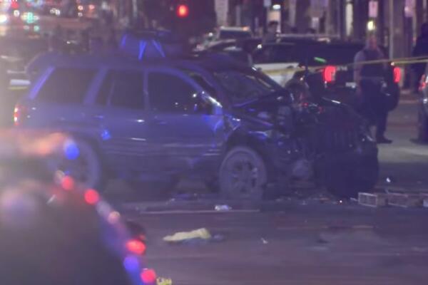 HOROR U AMERICI: Autom uleteo među demonstrante, jedna žena (31) poginula! (VIDEO)