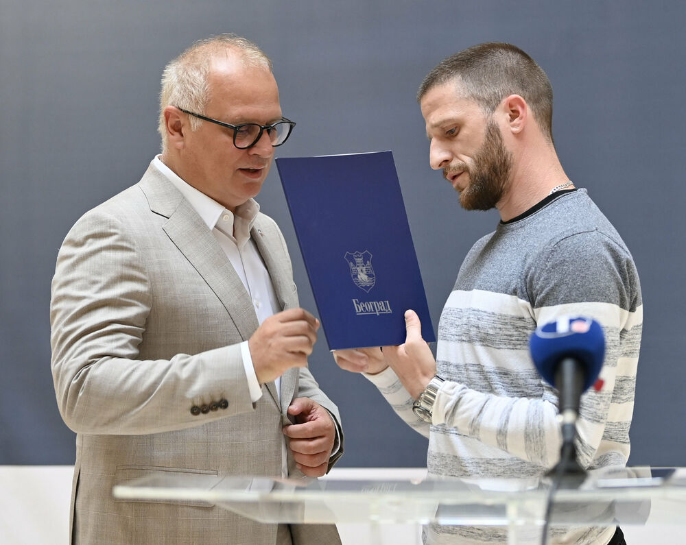 Stefan dobio vaučer za letovanje