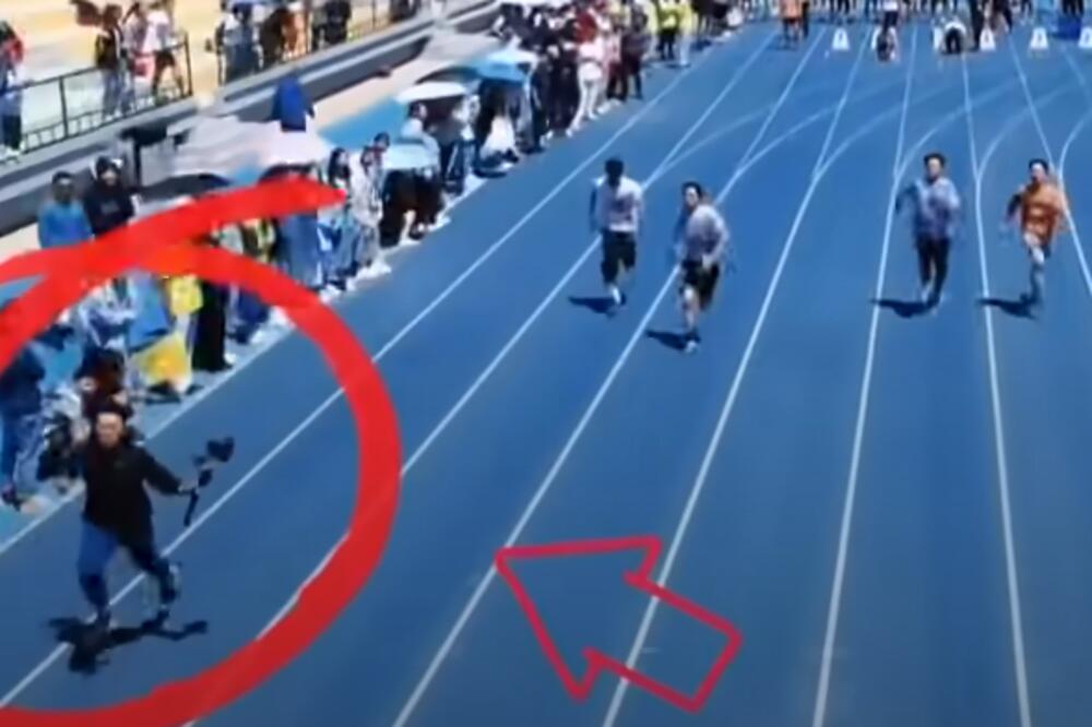 JE L' ON NA TEŠKIM DROGAMA ILI JE TO PRIRODNO?! Svet plače od smeha zbog jednog Kineza, OVO NIJE NORMALNO! (VIDEO)