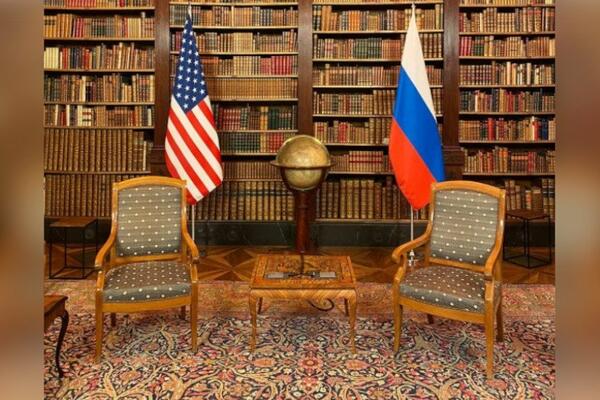 ZNA SE KAKO IZGLEDA SOBA U KOJOJ SE SASTAJU DVA LIDERA: Globus, zastave i SVE NA NIVOU (FOTO/VIDEO)