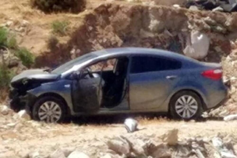 NOVE JEZIVE SCENE U IZRAELU: Palestinka se htela AUTOM zabiti u VOJNIKE, a onda ih je napala NOŽEM (FOTO/VIDEO)