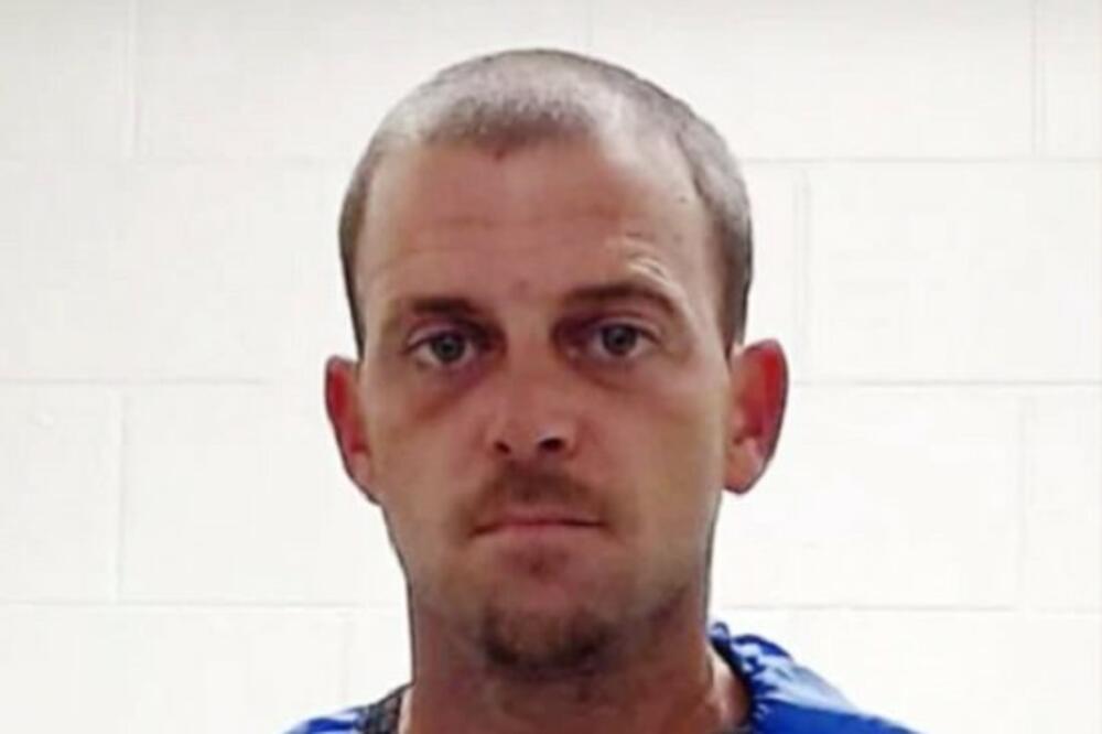 SIN BRUTALNO PRETUKAO MAJČINOG LJUBAVNIKA: Iznenadiće vas ono što je majka uradila!