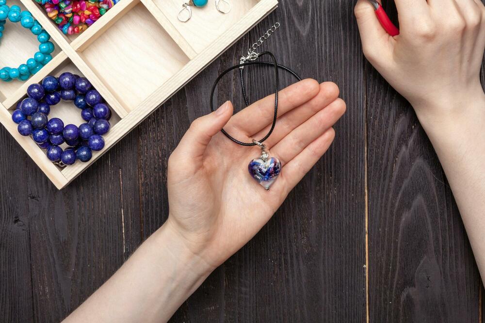 NAKIT KOJI VAS ČINI POSEBNOM: Izaberite ručno rađene komade pravljenje s ljubavlju!