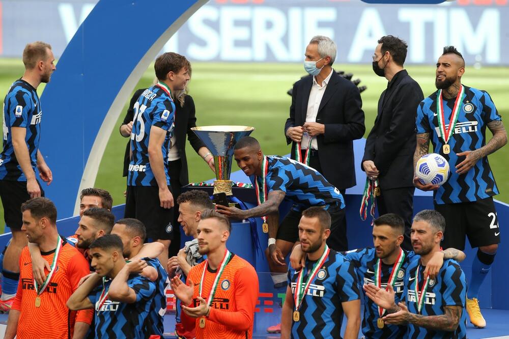 OSVOJIO JE SKUDETO, PA POTPISAO ZA KLUB U KOM JE PONIKAO: Iznenađujući potez Engleza - OVOME SE NIKO NIJE NADAO!