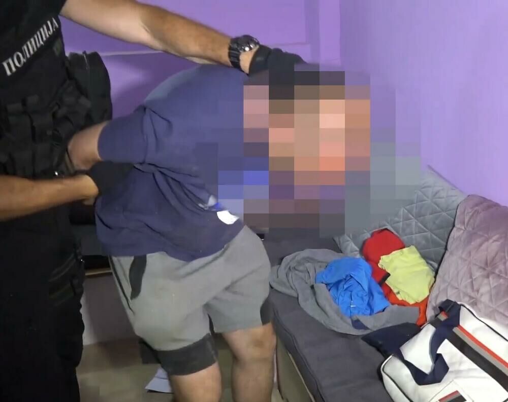 Hapšenje, Monstrum, Policija