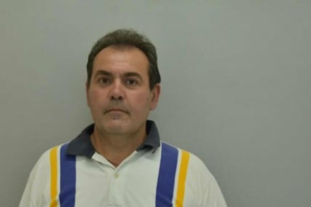 AKO PREPOZNAJETE OVOG ČOVEKA ODMAH ZOVITE POLICIJU: U pitanju je TEŽAK prevarant (FOTO)