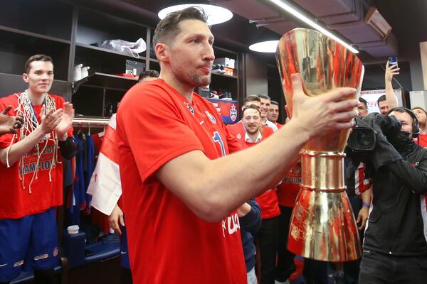 KAPITEN OSTAJE VERAN ARMEJCIMA: Kurbanov produžio ugovor sa ruskim velikanom!