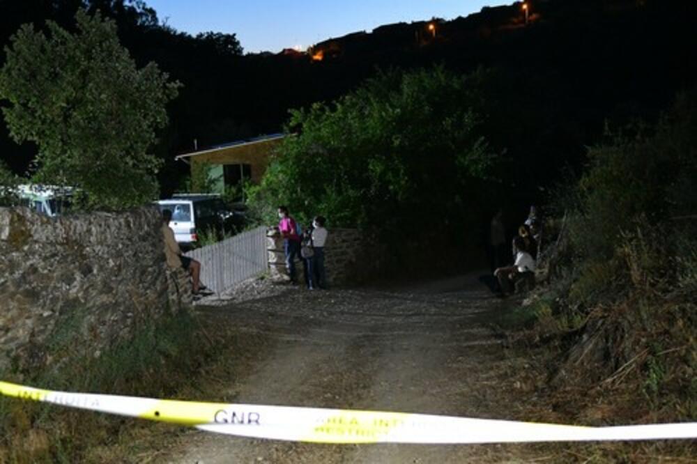 PRONAĐEN DVOGODIŠNJI DEČAK NAKON 35 SATI: Veruje se da je "spontano" odšetao 4 kilometara od kuće! (FOTO)