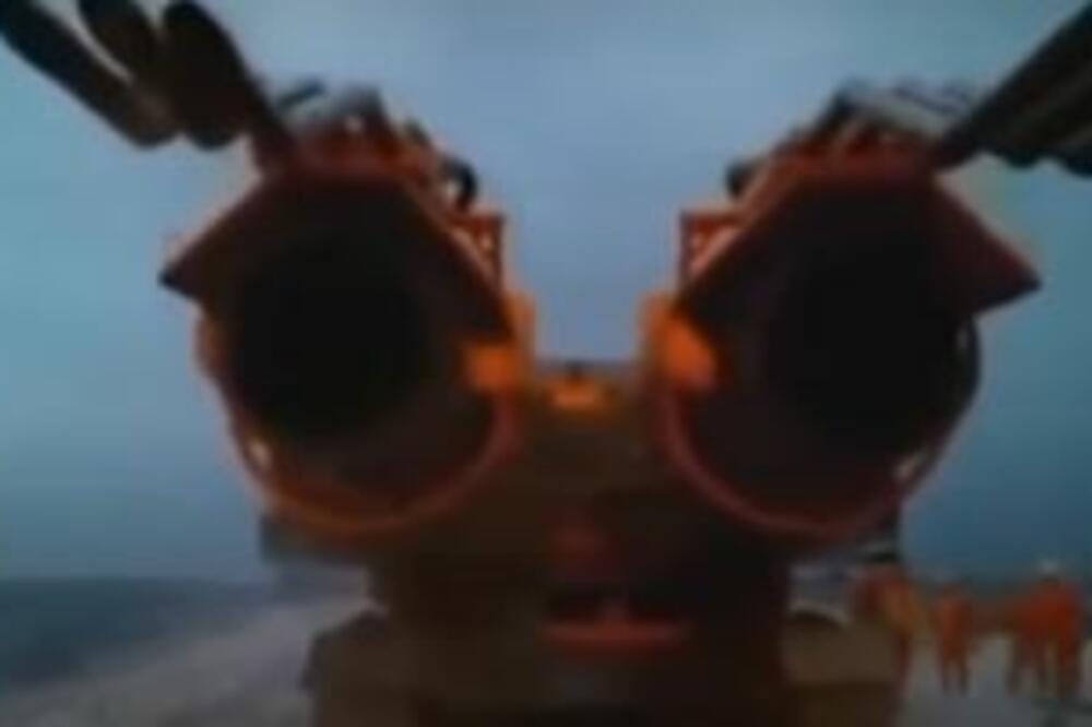 RUSKA ZVER: "Veliki vetar" je najmoćnije VATROGASNO VOZILO NA SVETU! Fascinantno je, VATRA NEMA ŠANSU PORED NJEGA