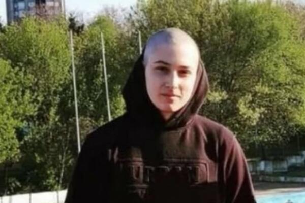 NESTAO DEČKO (18) NA BANJICI: Lazara nema već 24 sata, na sebi imao crne pantalone i ZELENI RANAC! (FOTO)