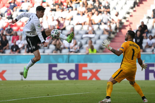 IMPRESIVNA NEMAČKA: Ronaldo i drugari ništa nisu mogli razigranim momcima Joakima Leva (VIDEO+FOTO)