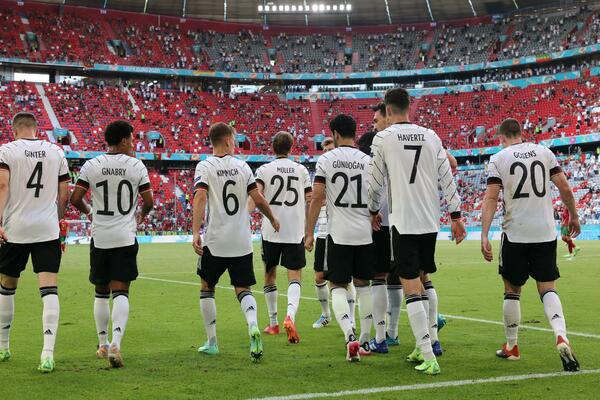 NEMAČKA JE ODLUČILA: Suprostavlja se rasizmu i homofobiji!